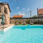Toni Apartmán *