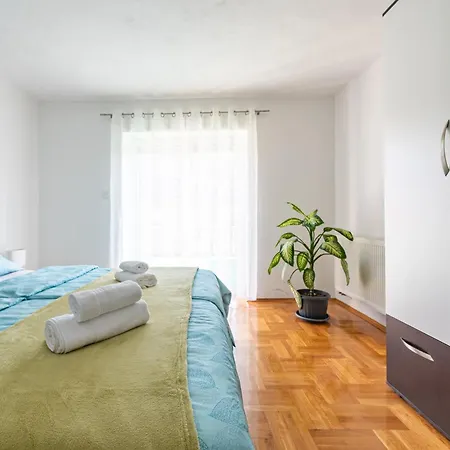 Toni Apartment Gračac