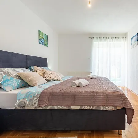 Toni Apartment Gračac