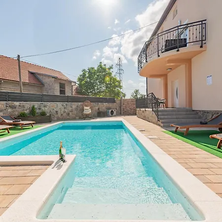 Apartment Toni Gračac