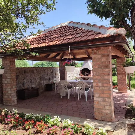 Апартаменты Toni