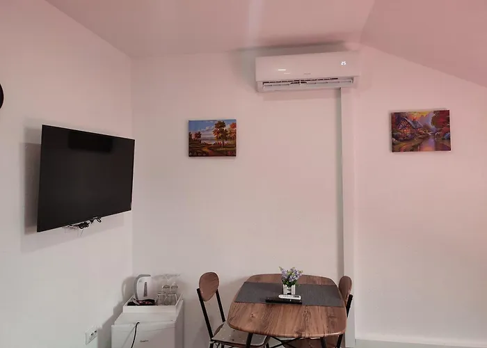 Toni Апартаменты *